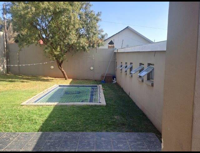 3 BEDROOM HOUSE FOR SALE IN KENSINGTON